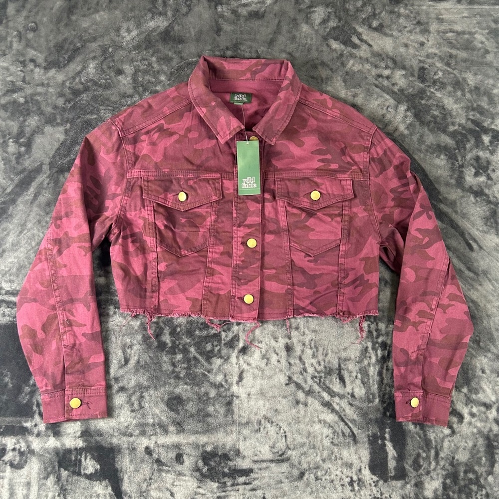 Wild Fable Cropped Denim Jacket Women Size M Burgundy Camo‎ Raw Hem Trucker